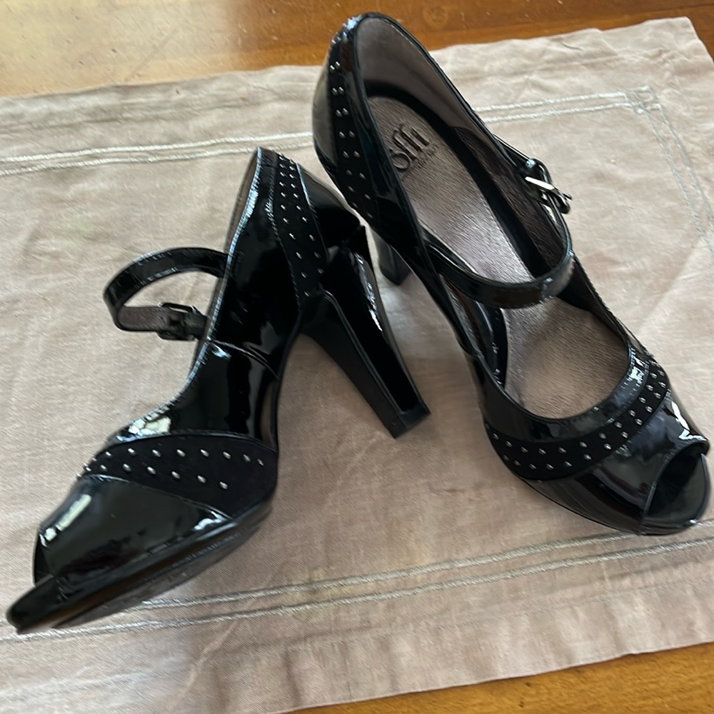 Sofft black patent heels